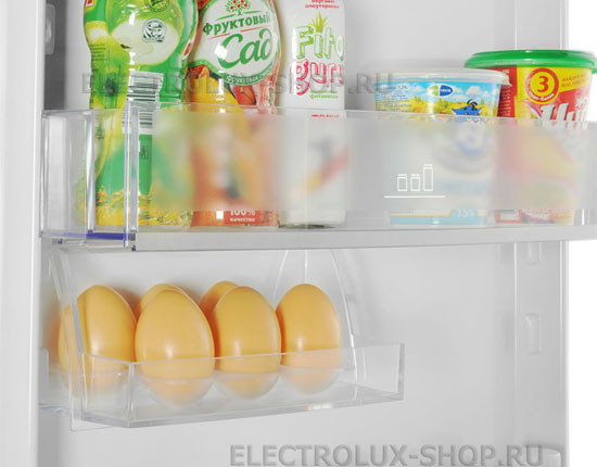 Дверные полки встраиваемого двухкамерного холодильника Electrolux ENN 3153 AOW