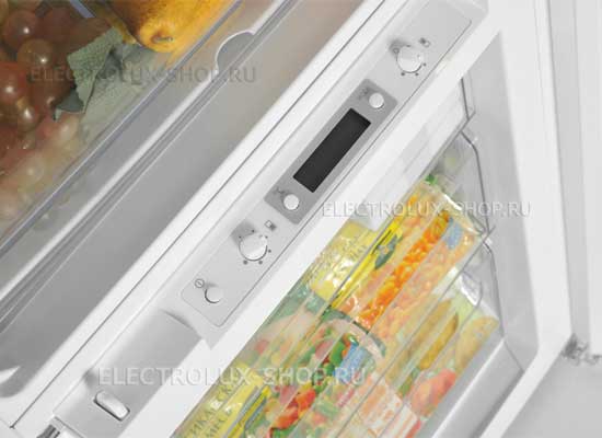 Морозильная камера встраиваемого двухкамерного холодильника Electrolux ENN 3153 AOW