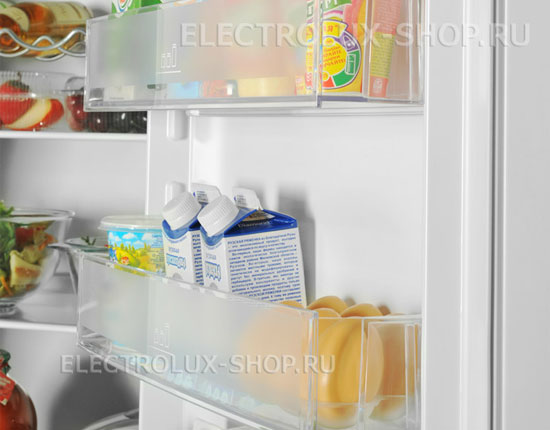 Дверные полки двухкамерного холодильника Electrolux EN 4000 AOW