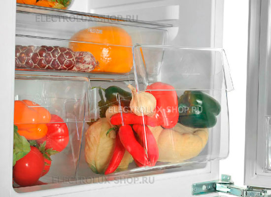 Отделение для фруктов и овощей встраиваемого двухкамерного холодильника Electrolux ENG2917AOW